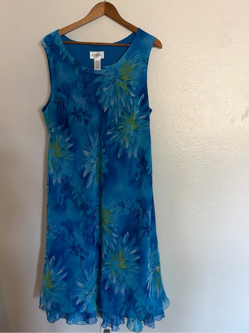 Blue and Green Floral Sleeveless Midi Dresses (2) from Studio 1